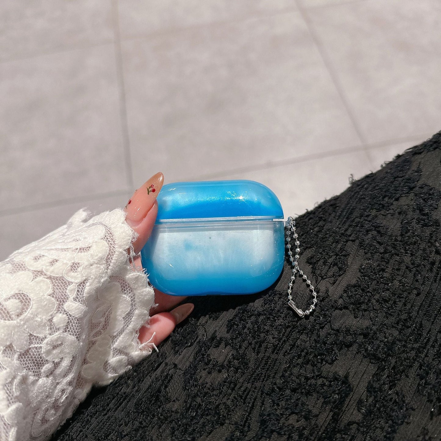 Apple AirPods glow-in-the-dark sand earphone case